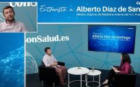 El doctor Alberto Díaz de Santiago habla en el plató de ConSalud TV sobre el VIH