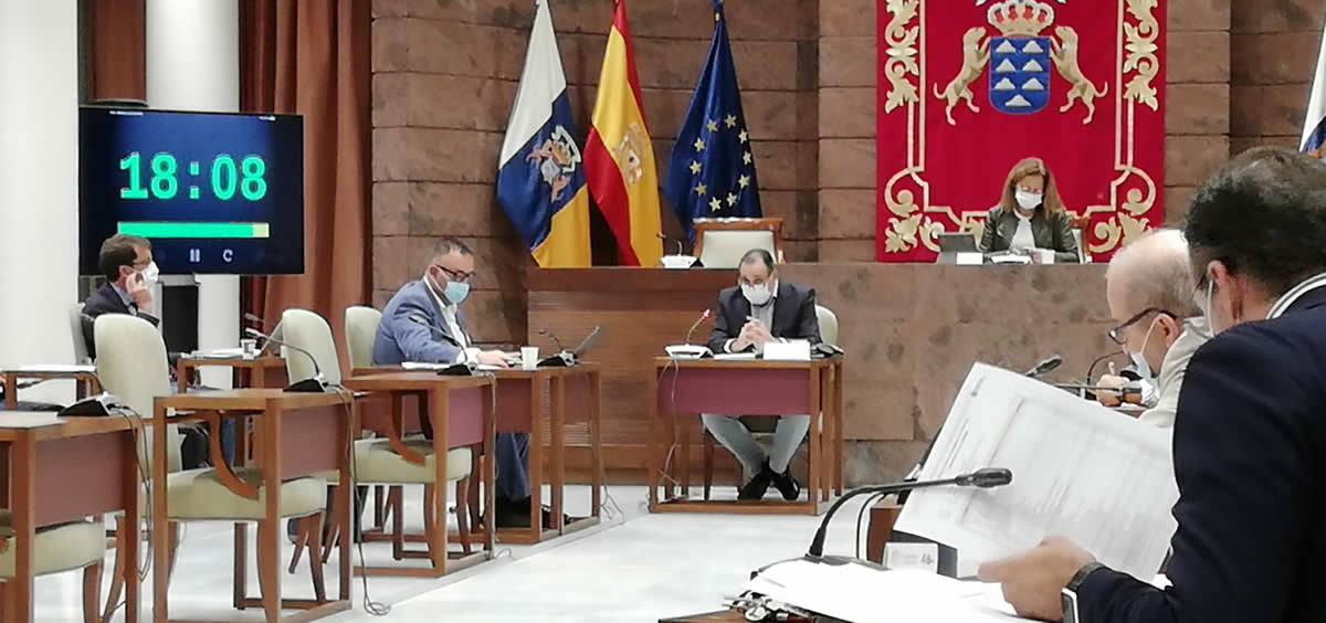 El consejero de Sanidad del Gobierno de Canarias, Blas Trujillo, presenta en el Parlamento el Anteproyecto de Presupuestos Generales de la Comunidad Autónoma de Canarias 2022 (Foto: Gobierno de Canarias)