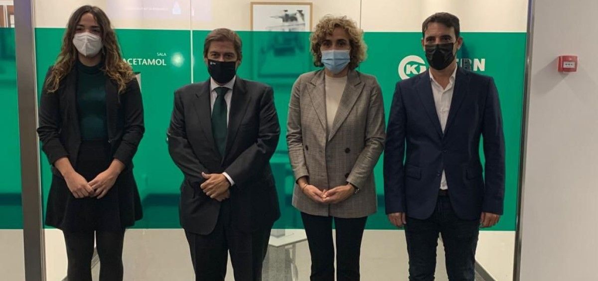 Dolors Montserrat visita las instalaciones de Kern Pharma en Terrassa. (Foto. Aeseg)