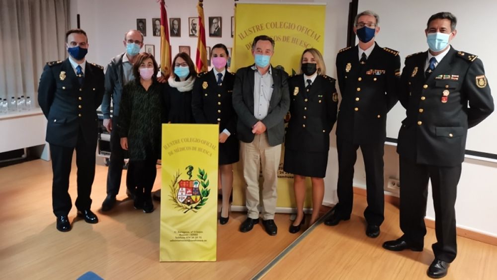 Formación de la Policía Nacional (Foto: Colegio de Médicos de Huesca)