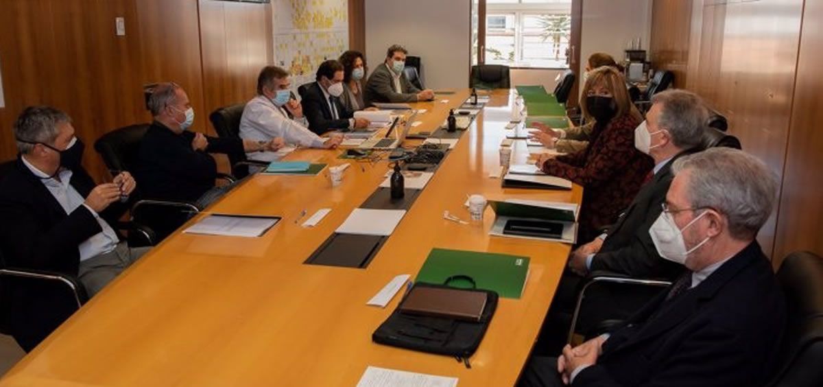 Reunión de la comisión paritaria de la Generalitat, el Ayuntamiento de Barcelona y la Diputación de Barcelona para la ampliación del Hospital Clínic (Foto: Govern)