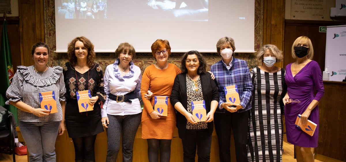 Presentación del nuevo libro de Clotilde Vázquez "Con hormonas y a lo loco" (Foto. Hospital Universitario Fundación Jiménez Díaz)