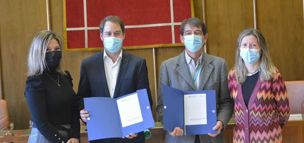 El Hospital Universitario de Torrejón firma con la Concejalía de Mayores del Ayuntamiento un convenio para la creación de actividades para los mayores (Foto. Torrejónsalud)