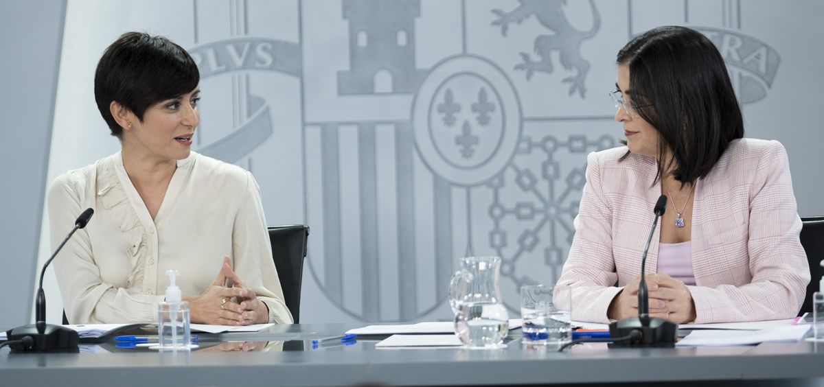 Isabel Rodríguez, portavoz del Gobierno, y Carolina Darias, ministra de Sanidad (Foto: Pool Moncloa)