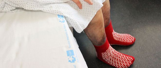 El Clínico San Carlos entregará a sus pacientes calcetines antideslizantes (Foto. Clínico San Carlos)