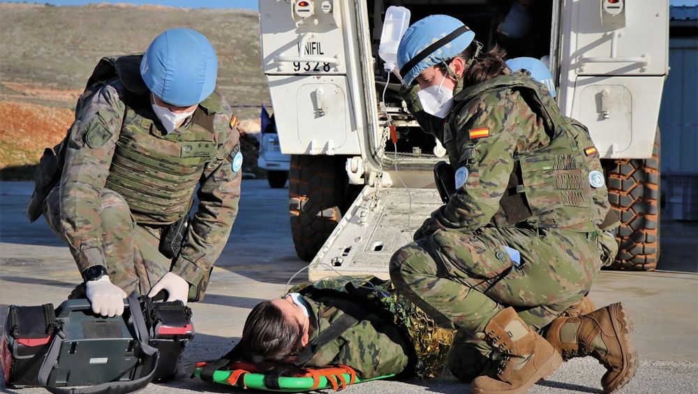 Militares sanitarios españoles practican evacuaciones en Libano