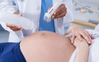 Mujer embarazada en consulta (Foto. Freepik)