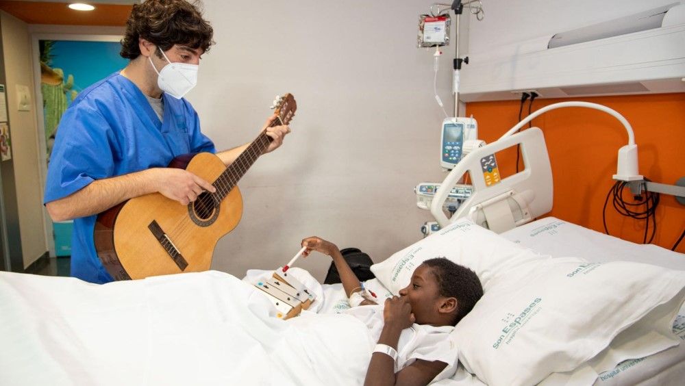 Musicoterapia, un apoyo para los niños del Son Espases