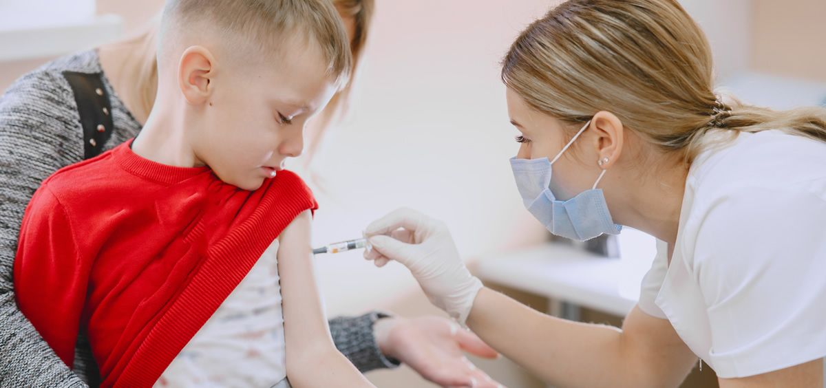 Vacunación infantil (Foto. Freepik)