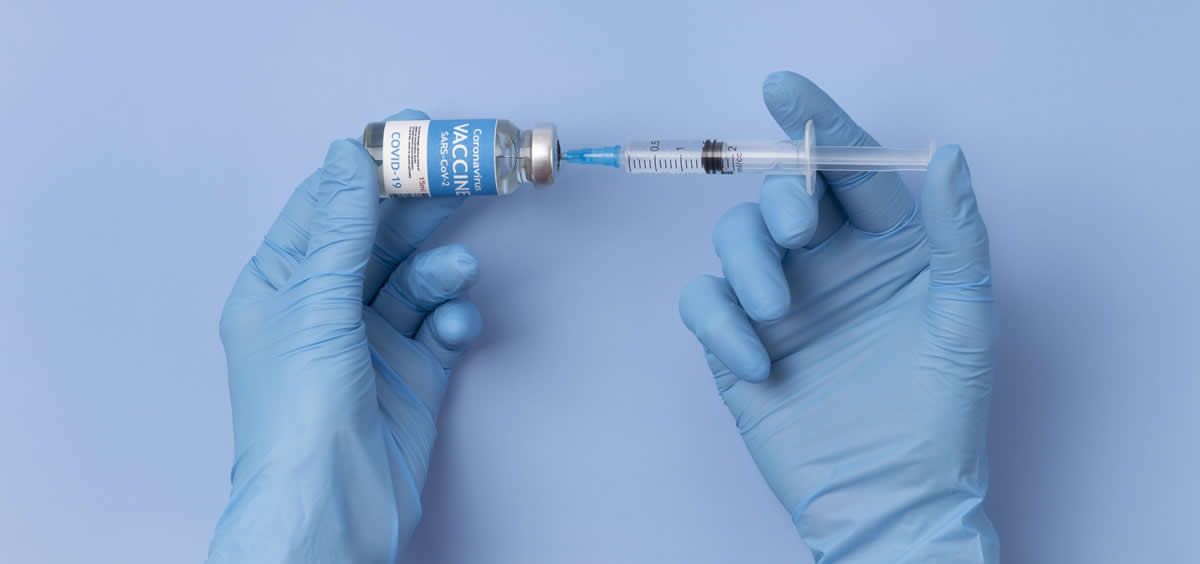 Vacuna contra la Covid 19 y el virus SARS CoV 2 (Foto. Freepik)