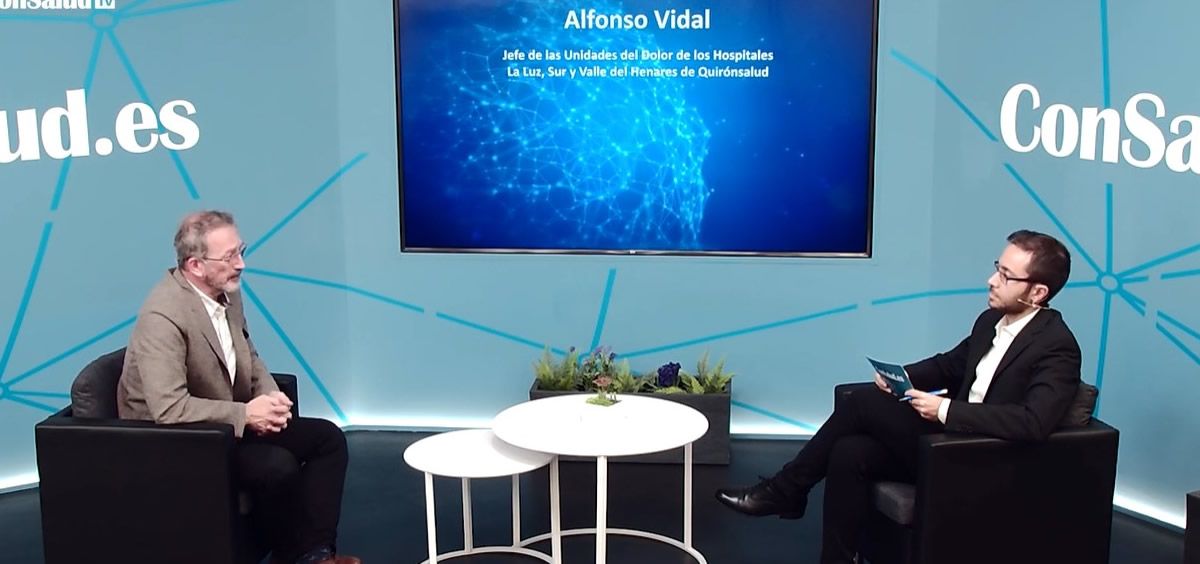 El doctor Alfonso Vidal, durante la entrevista en las instalaciones de ConSalud TV (Foto: ConSalud.es)