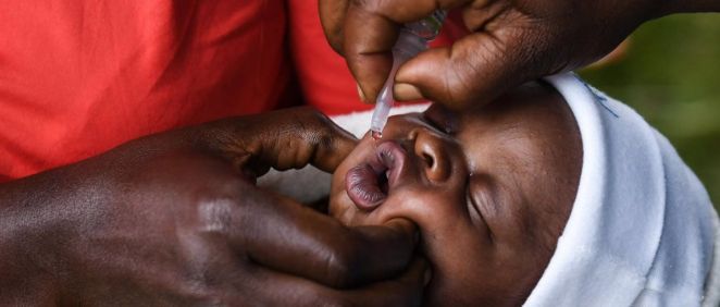 Niño recibe la vacuna contra la polio en Malaui (Foto: UNICEF)
