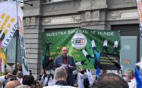 Gabriel del Pozo, secretario general de CESM, en la concentración frente al Congreso del 4 de mayo de 2022. (Foto. CESM)