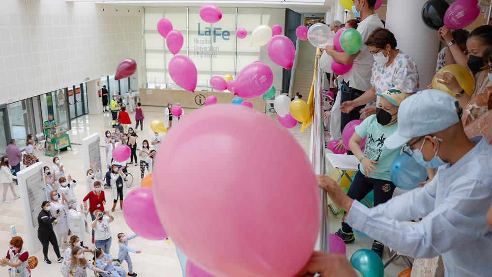 Tarjetas de apoyo y globos por el Día del Niño Hospitalizado