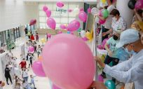 Tarjetas de apoyo y globos por el Día del Niño Hospitalizado