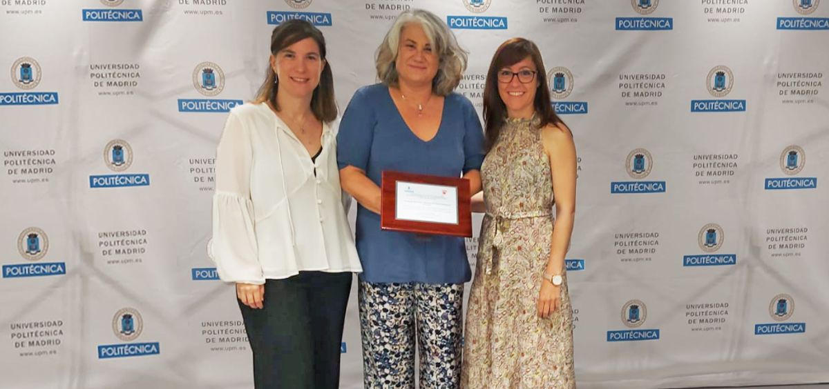 Obstetricia del Hospital de Torrejón recibe un reconocimiento por su colaboración investigadora