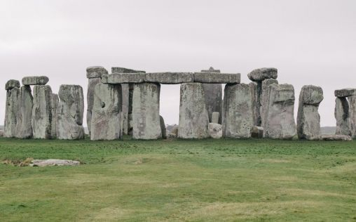 Un análisis de heces prehistóricas revela parásitos de los festines en Stonehenge