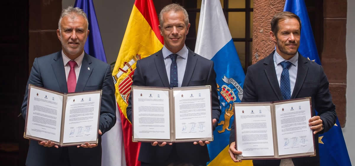 El Senado, el Gobierno de Canarias y el Cabildo Insular firman el acuerdo "Declaración de la Palma" (Foto: Senado)