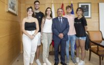 Revilla recibe a cinco estudiantes de Medicina de la Facultad de Santander
