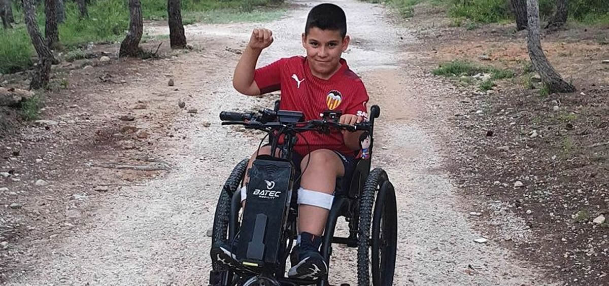 Joan Baguena, niño con parálisis cerebral (Foto: cedida por la familia)