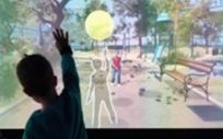 Niño explotando pompas por el método de realidad virtual de diagnóstico de autismo (Foto. Centro de Desarrollo Cognitivo Red Cenit)