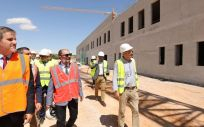 El presidente Javier Lambán visita las obras del Hospital de Alcañiz (Foto. Gobierno Aragón)