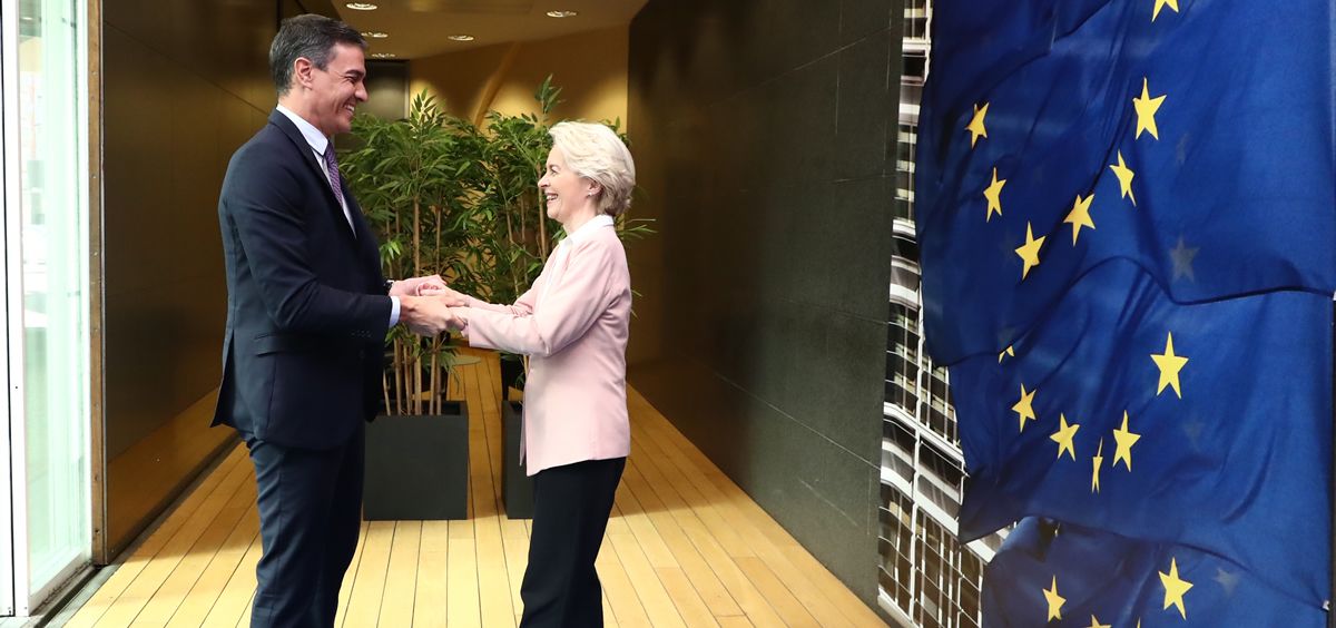 El presidente del Gobierno, Pedro Sánchez, junto a la presidenta de la Comisión Europea, Ursula von der Leyen, en un reciente encuentro (Foto: Pool Moncloa)