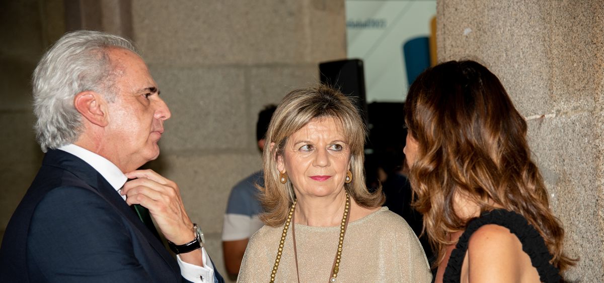 Enrique Ruiz Escudero, junto a Elvira Velasco, durante los premios