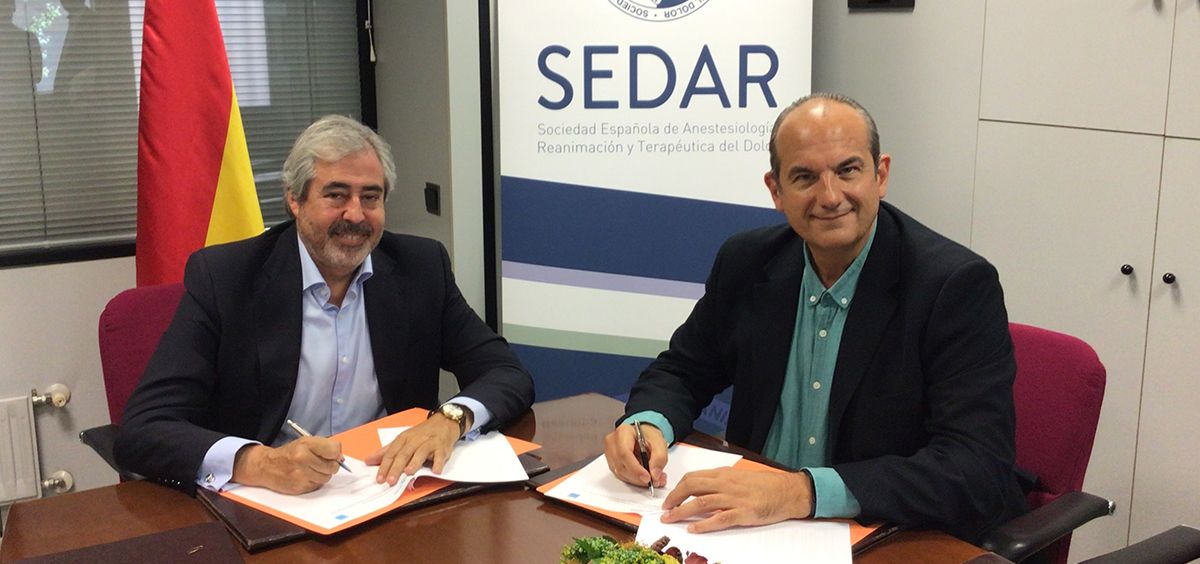 Firma del convenio entre la Sedar y Sanitas (Foto. Sedar)
