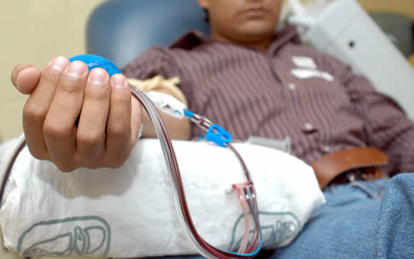 España pierde más de 43.000 donantes de sangre en dos años