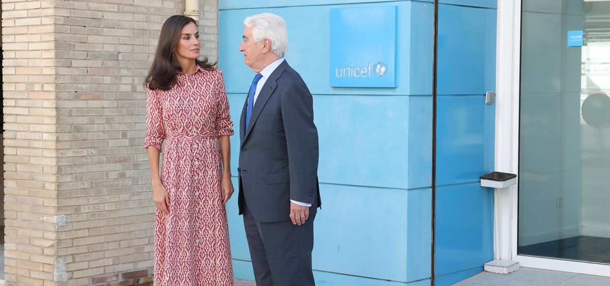 La reina Letizia y el presidente de UNICEF España (Foto. UNICEF España)