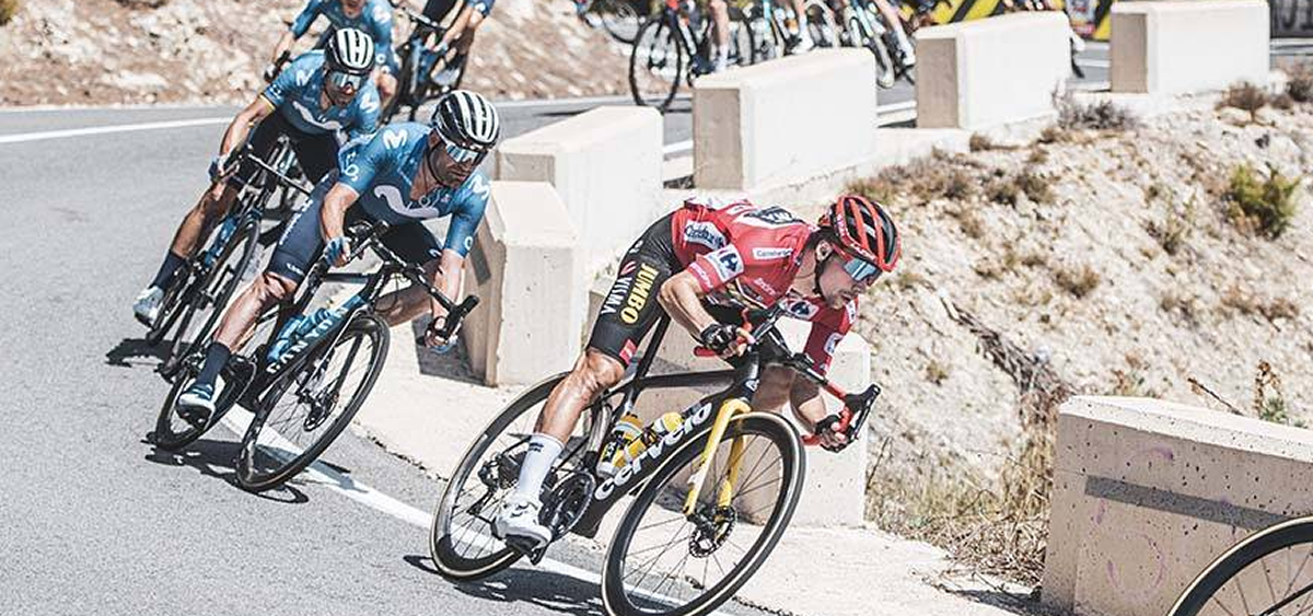 Un momento de la etapa 7 de la Vuelta en 2021. Foto (Unipublic/Charly López)
