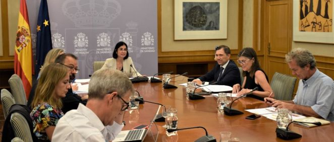 Carolina Darias, ministra de Sanidad, preside el Consejo Interterritorial con parte de su equipo (Foto: M. Sanidad)