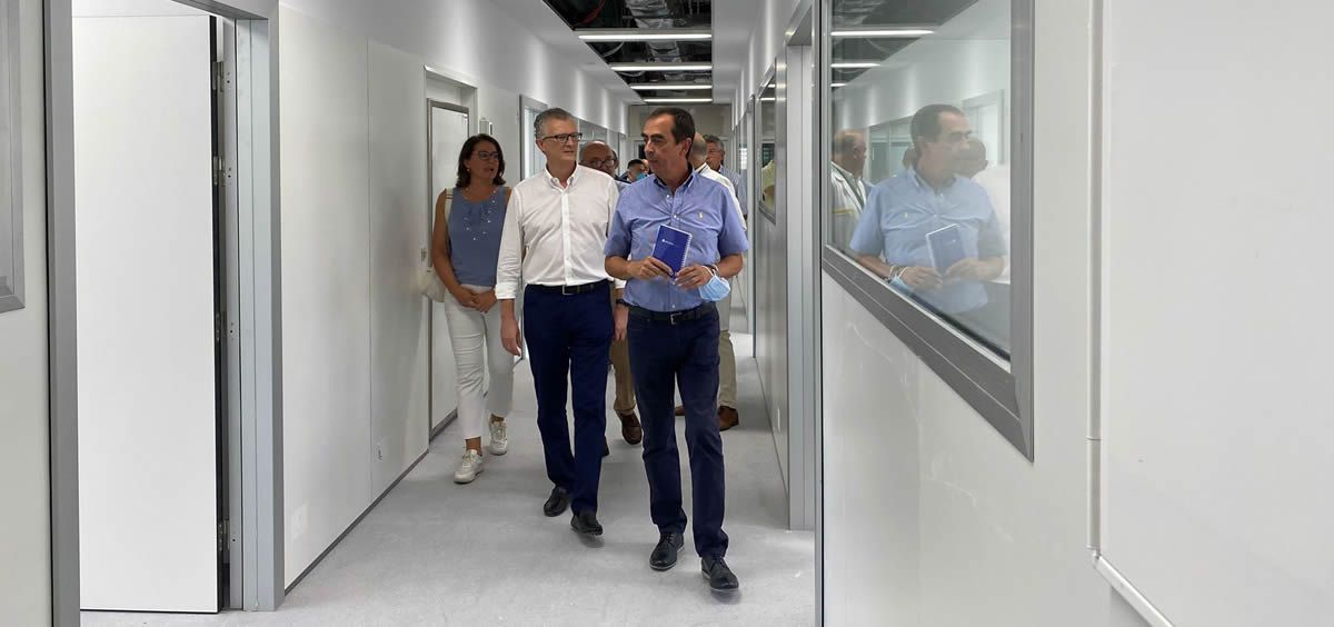 El consejero de Salud, Juan José Pedreño, visitó hoy las obras del nuevo Laboratorio Regional de Salud Pública (Foto: Murcia)