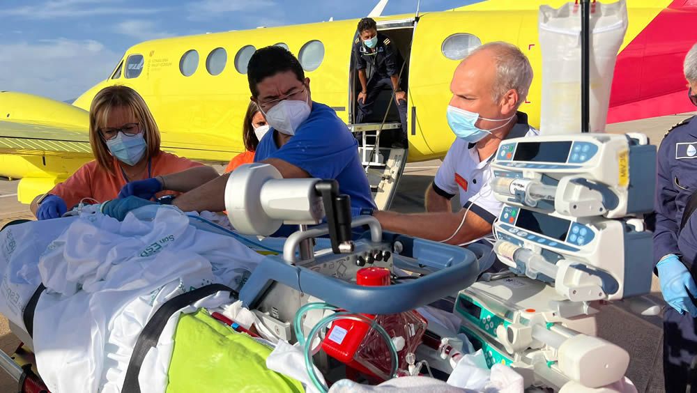 Beneficios del ECMO: viaja en avión para un trasplante cardíaco