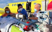 Beneficios del ECMO: viaja en avión para un trasplante cardíaco