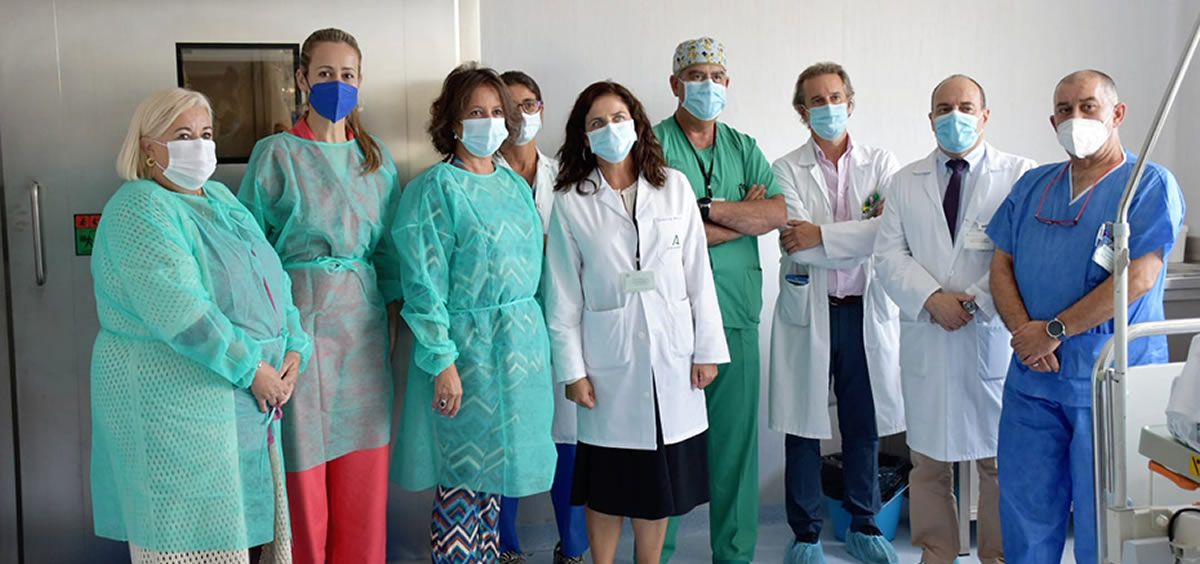 La consejera de Salud, durante su visita al Hospital Juan Ramón Jiménez de Huelva (Foto. Junta de Andalucía)