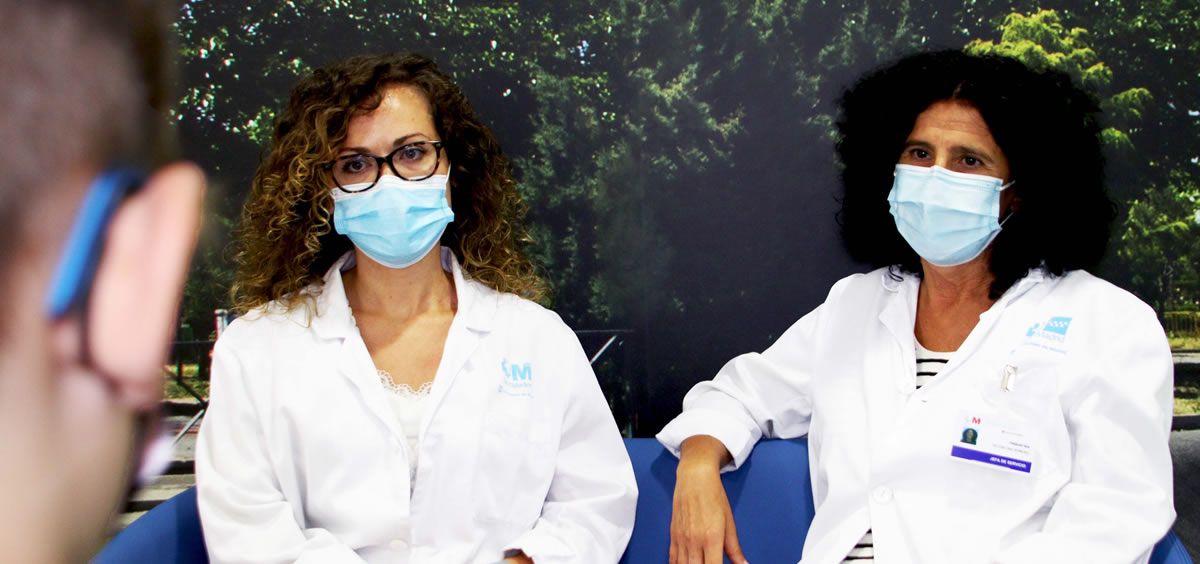 Profesionales de Salud Mental del Hospital de Torrejón, con un paciente infantil (Foto. Ribera)