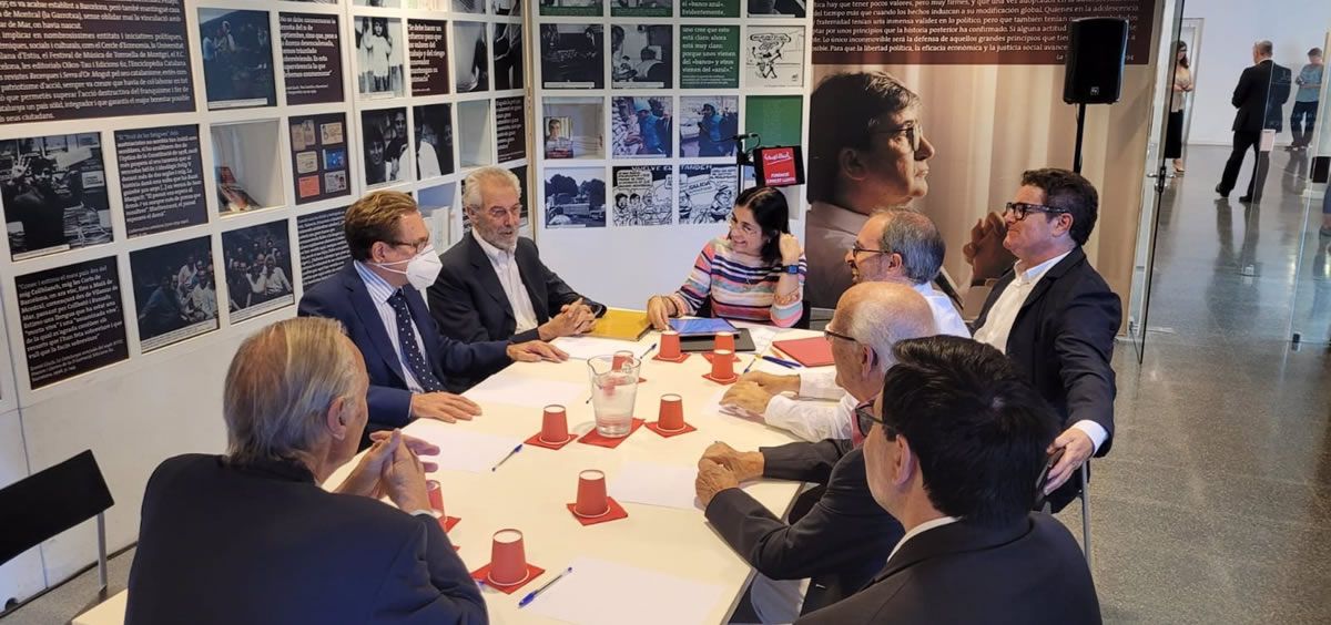 La ministra de Sanidad, Carolina Darias, el consejero de Sanidad de la Comunidad Valenciana, Miguel Mínguez, y el consejero de Sanidad de Castilla-La Mancha, Jesús Fernández, han visitado la Fundación Ernest Lluch (Foto: Generalitat Valenciana)