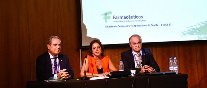 La consejera de Salud y Consumo de Andalucía, en la clausura de la Convención Farmacéutica en Sevilla (Foto: Junta de Andalucía)