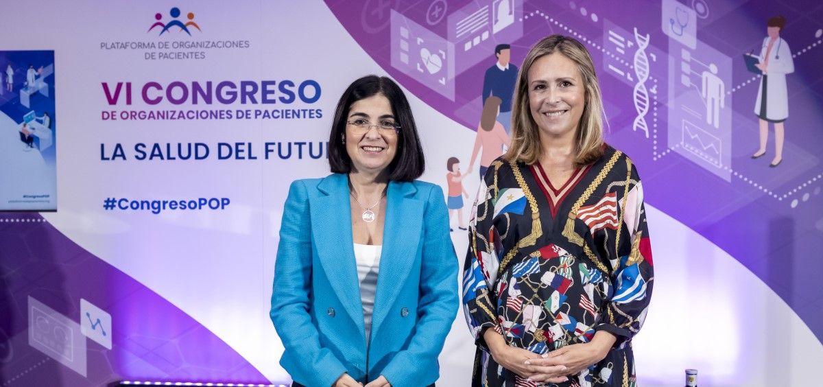 La ministra de Sanidad, Carolina Darias, y la presidenta de la Plataforma de Organizaciones de Pacientes, Carina Escobar. (Foto. POP)