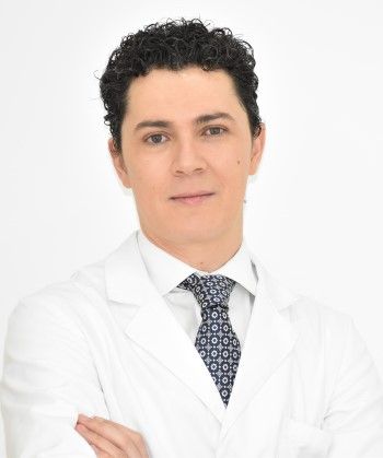 El Dr. Marco Amaya Benítez, del Servicio de Cirugía Plástica, Estética y Reparadora del Hospital Quirónsalud Valle del Henares. (Foto. Quirónsalud=