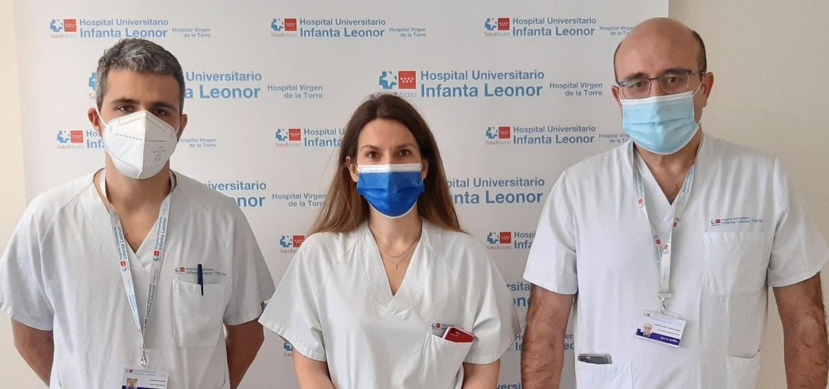 De izquierda a derecha, el Dr. Juan Torres Macho, la Dra. Nuria Muñoz Rivas y el Dr. José Ángel Hernández Rivas. (Foto. Hospital Infanta Leonor)
