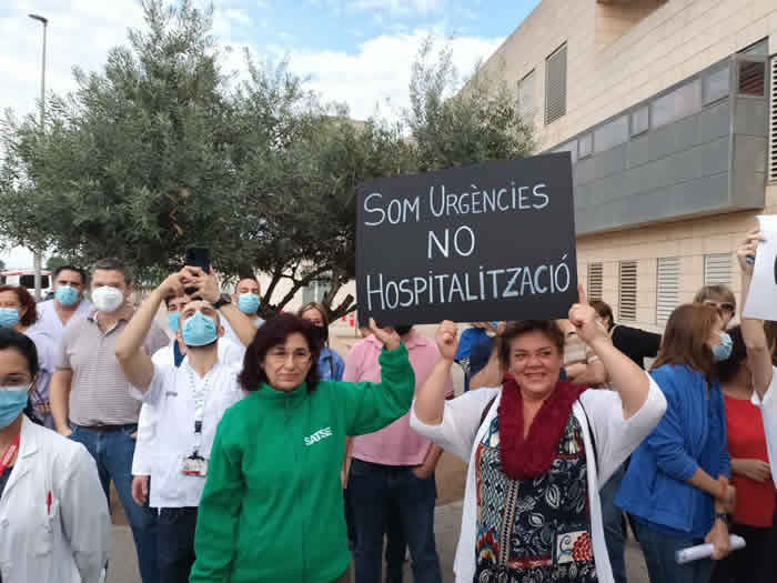 Manifestación en el Hospital de La Ribera