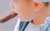 Niño comiendo un helado (Foto. Pexels)