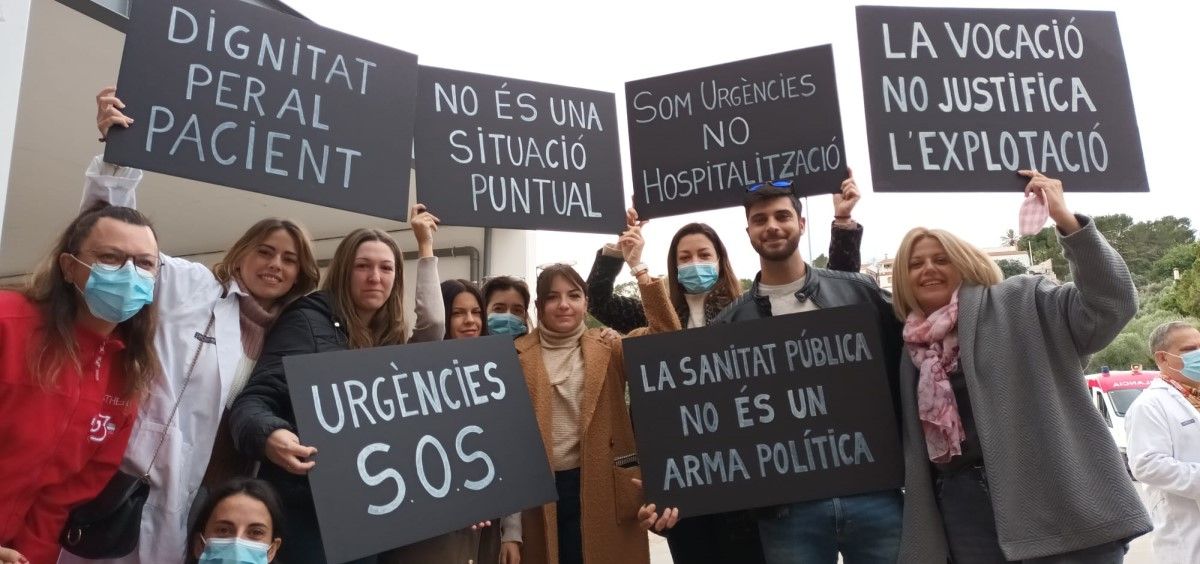 Concentración en las Urgencias del Hospital de la Ribera de Alzira. (Foto. CSIF)