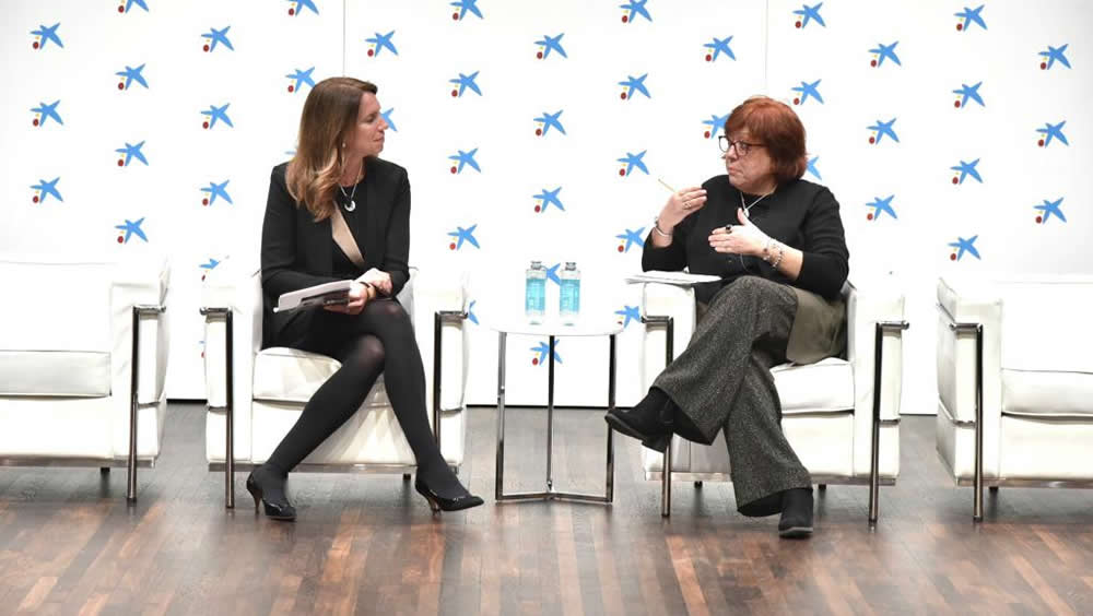 Mercedes Fernández Castro y Gloria Calero, durante su intervención (Foto: Miguel Ángel Escobar)