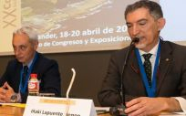 A la derecha, Iñaki Lapuente, nuevo gerente de Atención Primaria de Cantabria. (Foto. Raúl Lucio)