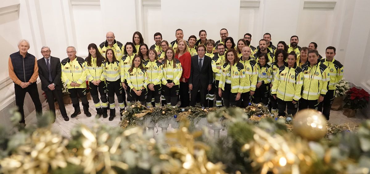 Foto de familia de los nuevos 30 médicos de SAMUR PC (Foto. Ayto. de Madrid)
