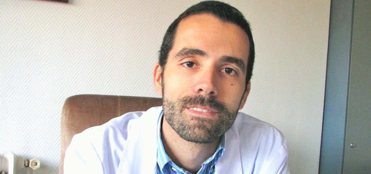 El Dr. Pedro Arriola Villalobos, oftalmólogo en el Hospital Clínico San Carlos. (Foto. Comunidad de Madrid)
